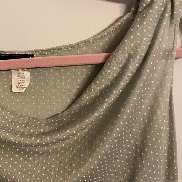 🟢10/$10 - mint green blouse - Picture 2 of 4